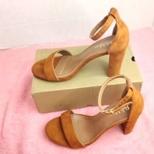 Bella Marie 8.5 tan suede heels with ankle strap